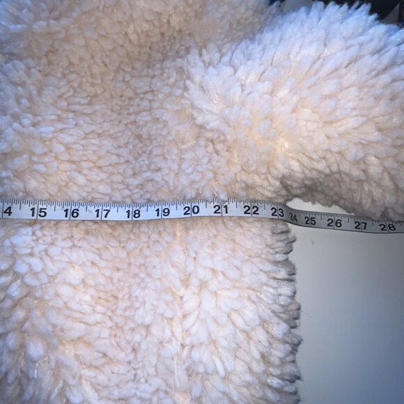Kendall & Kylie Ivory Faux Fur Jacket w/ Ribbed Hem & Cuffs Womens Size XL - Picture 6 of 11